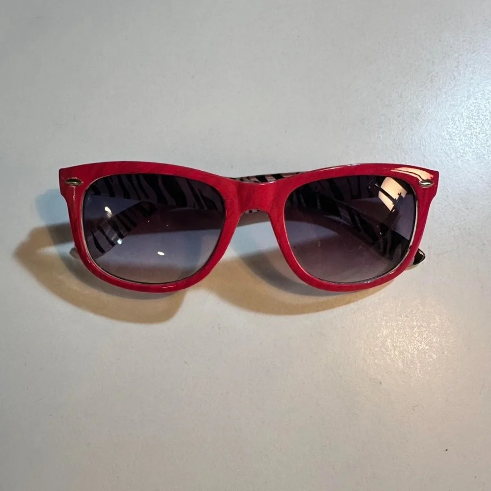 Pink and zebra undertone dot kids’ wayfarer sunglasses!